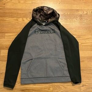 Under armour boys sweatshirt